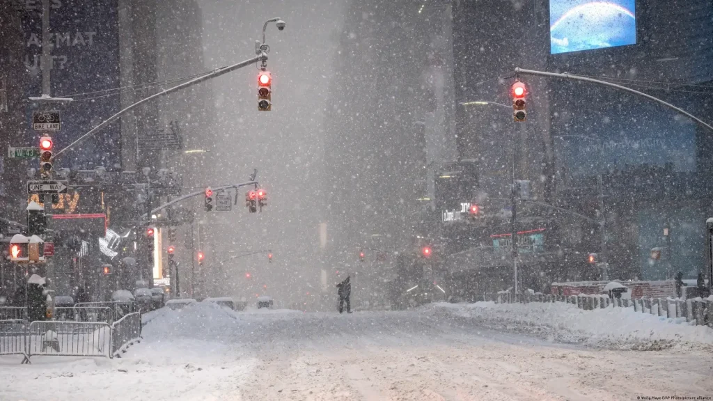 Gigantic winter storm paralyzes poker tournament in Texas