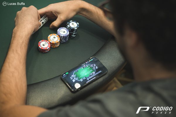 Smartphones Are Driving The Expansion Of The Global Online Poker Market - CodigoPoker