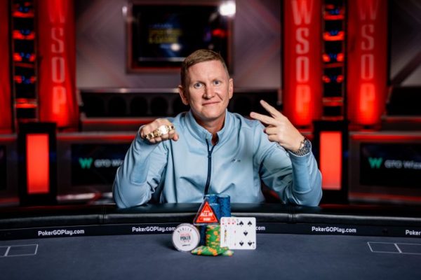 Un Año Tomando Agua De Una Mochila: La Loca Prop Bet Que Propone Ben Lamb - CodigoPoker