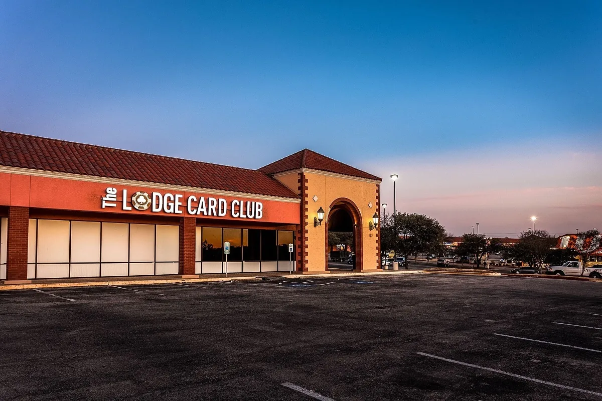 The seizure of 2 million dollars at The Lodge without charges causes outrage - CodigoPoker