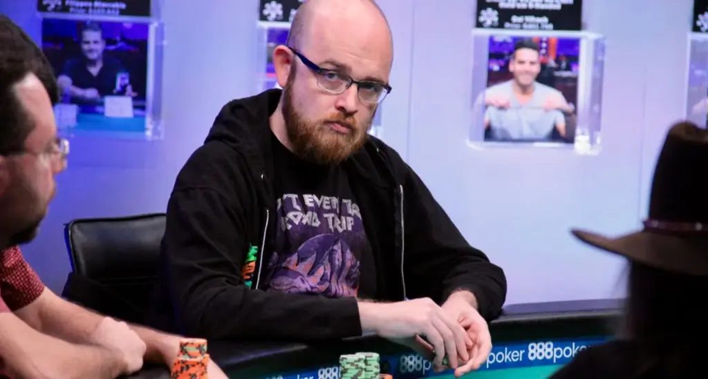 Dylan Linde publicly denounced David Peters for unpaid debts