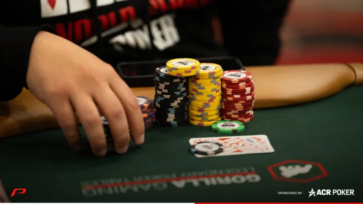 Enter late or from the first hand? The poker dilemma