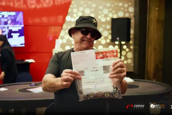 Enjoy Poker Tour: Rolando Soria lideró el Día 1 del Super High Roller - CodigoPoker