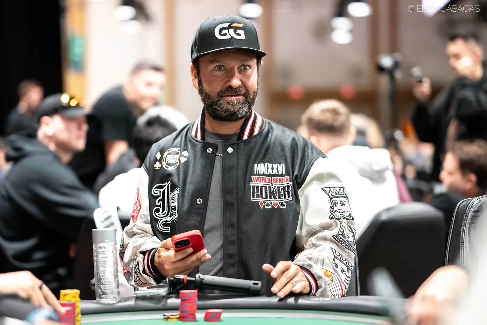 Negreanu sufrió su primer bad beat de la WSOP 2026: sus ases explotaron en plena burbuja - CodigoPoker
