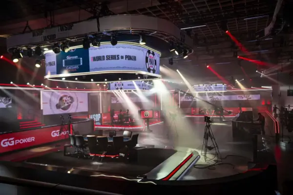 La WSOP estrenó su nueva joya: un escenario que convierte al poker en un espectáculo de primer nivel -