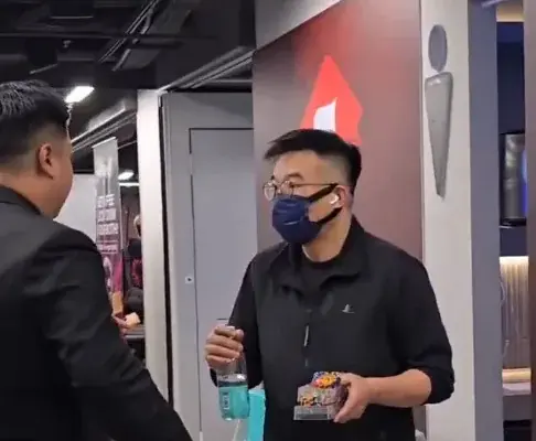 He took the tournament chips to the bathroom and was disqualified