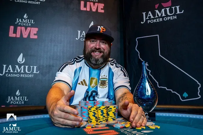 Un estadounidense ganó el torneo más grande de su carrera usando la camiseta de Argentina