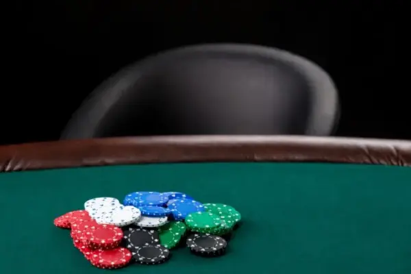¿Se le enfriaba la pizza? Alan Keating no se presentó al HU Championship y perdió 25.000 dólares - CodigoPoker