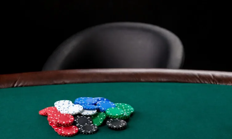¿Se le enfriaba la pizza? Alan Keating no se presentó al HU Championship y perdió 25.000 dólares - CodigoPoker