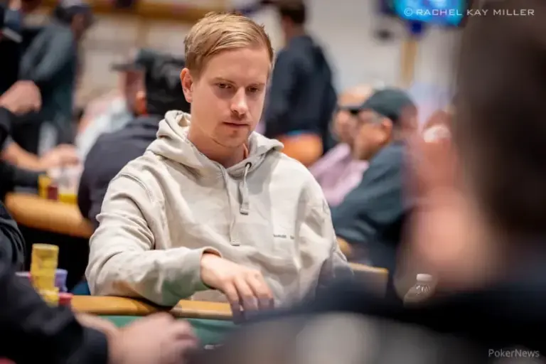 Insólito error de Viktor Blom en la WSOP: muckeó la mano ganadora y quedó eliminado