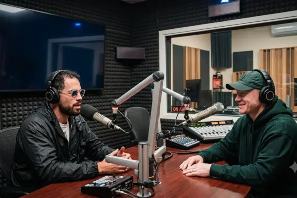 Jason Koon and Nick Schulman revived an old debate in the new edition of Poker Weekly - CodigoPoker