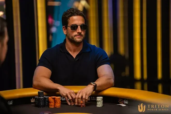 Seth Davies lidera el torneo aniversario de Triton con João Simão al acecho