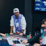 Pidió exactamente esa carta… y el dealer eliminó a Negreanu - CodigoPoker