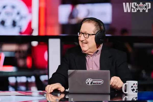 Norman Chad analiza la nueva WSOP: el regreso a ESPN funciona, pero todavía faltan ajustes - CodigoPoker